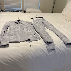 Lululemon  Light Gray Camo Outfit. Leggings and Matching Jacket